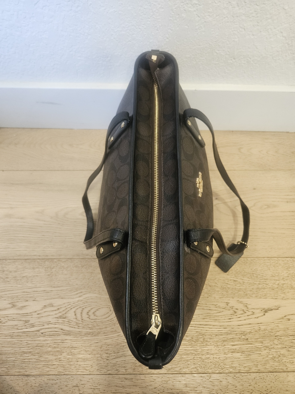 Coach City Zip Brown Signature Tote Bag - Picture 2 of 16